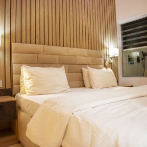 <b>Maple Studio</b>