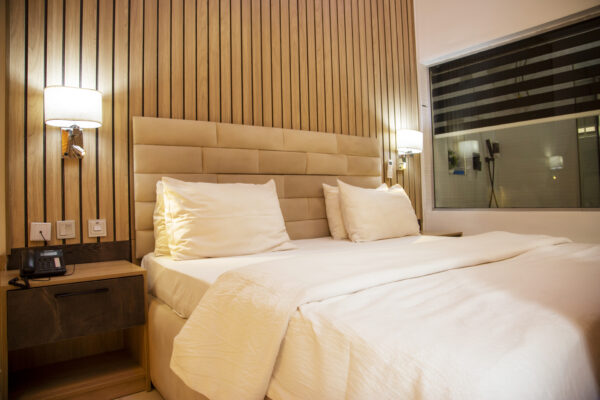 <b>Maple Studio</b>