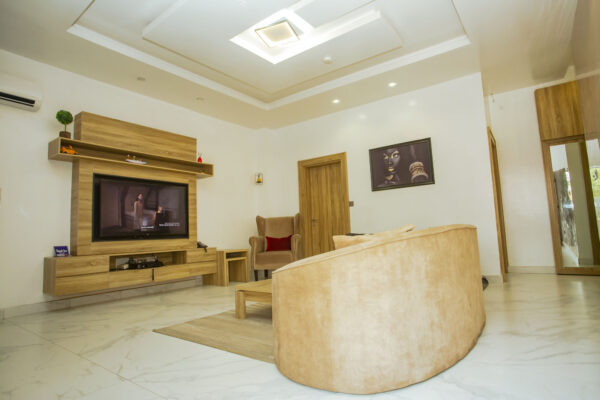 <b>Luxury 3 Bed</b>
